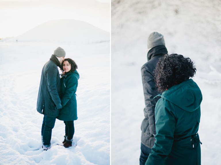 Parfotografering i Gamla Uppsala. Vinterljus, nysnö och solnedgång.